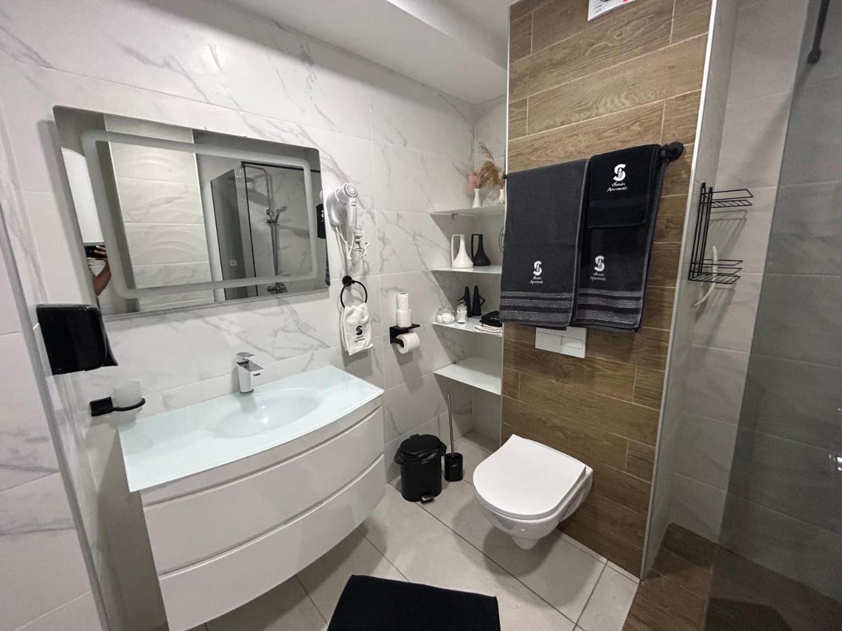 Sandev Apartments Black&White ชติป ภายนอก รูปภาพ